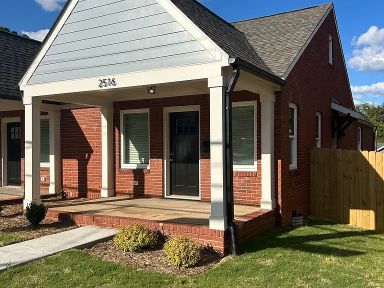 2516 Tuckaseegee Rd — Photo 1