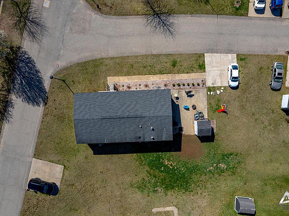 4th image of 885 Buttonwood Dr