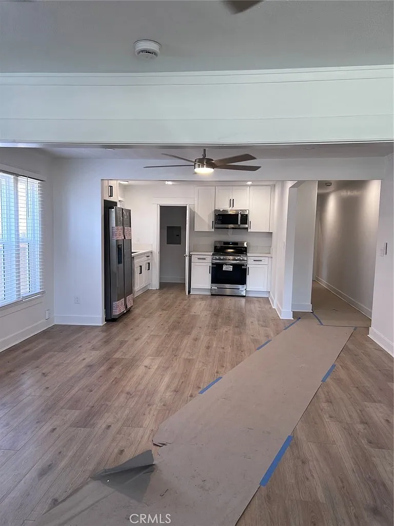 2 bed, 1048 sqft, $2,795 — Photo 3