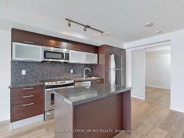 386 Yonge St #2508 — Photo 8