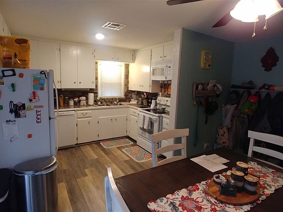 5th image of 1257 N Derby Ave