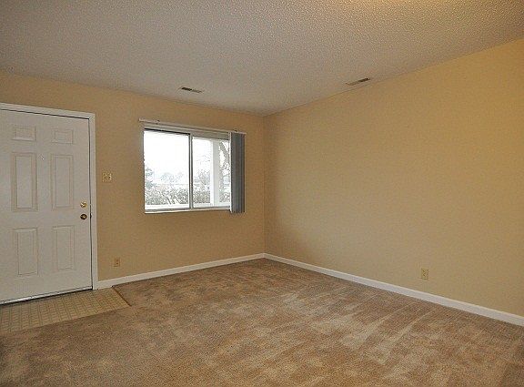 5th image of 405 E Fairlawn Dr #0