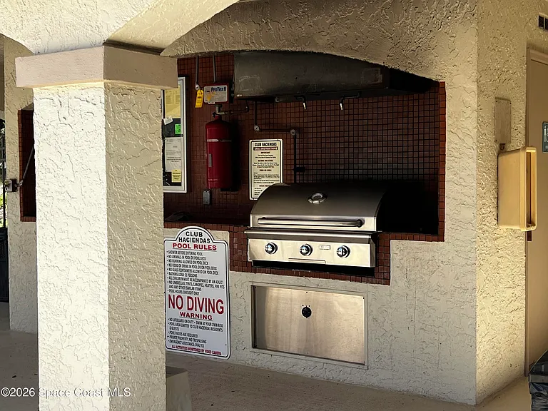 1059 Country Club Dr #611 — Photo 29