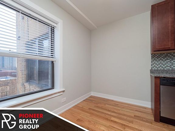 3rd image of 550 W Arlington Pl #550703