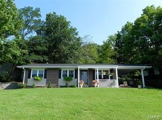 73 W Lakewood Dr, Fenton, MO 63026