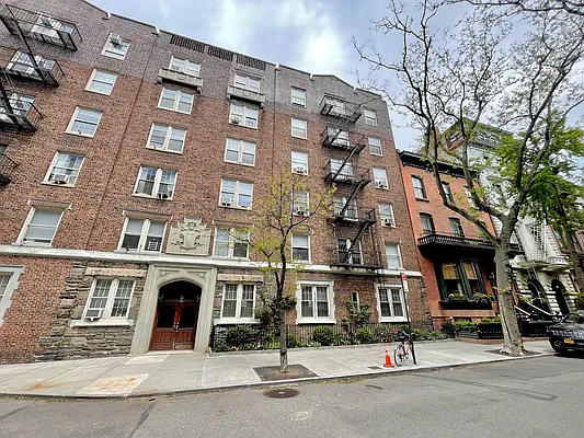 Sold by Compass | media 7