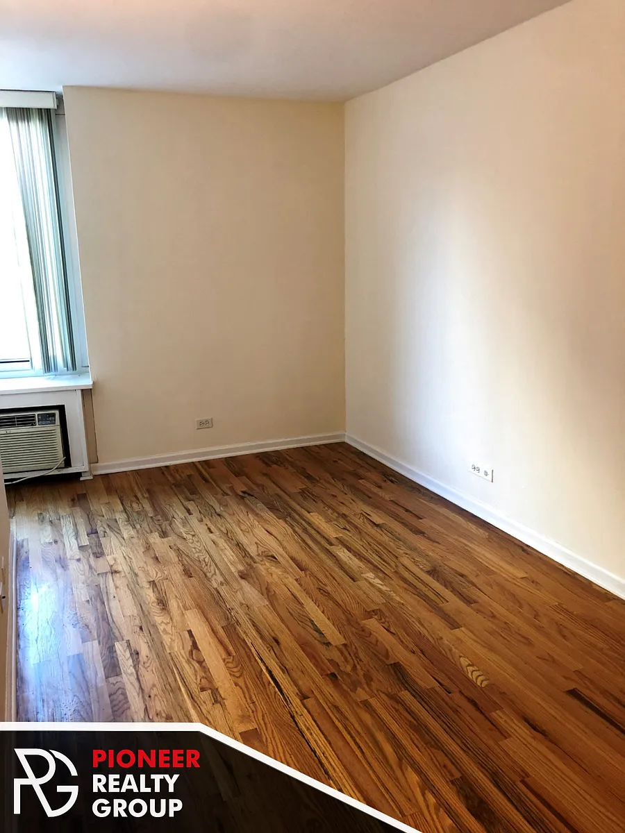 Building Photo - 826 W Wilson Ave #4600-712