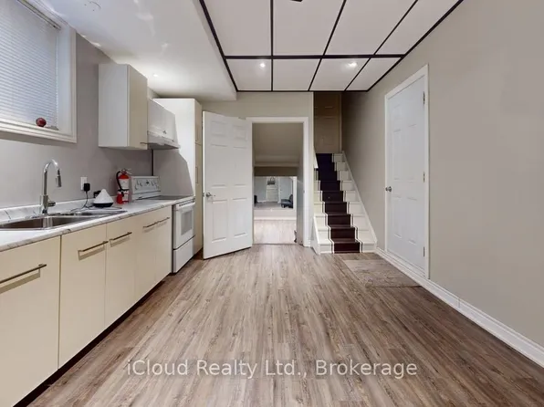 55 Royal Palm Dr #2, Brampton, ON L6Z 1P1