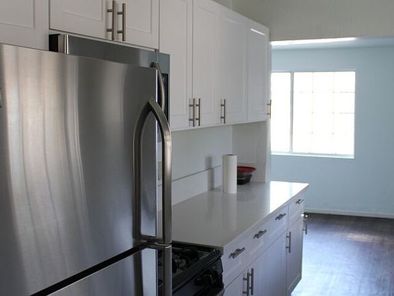3rd image of 1264 W Court St