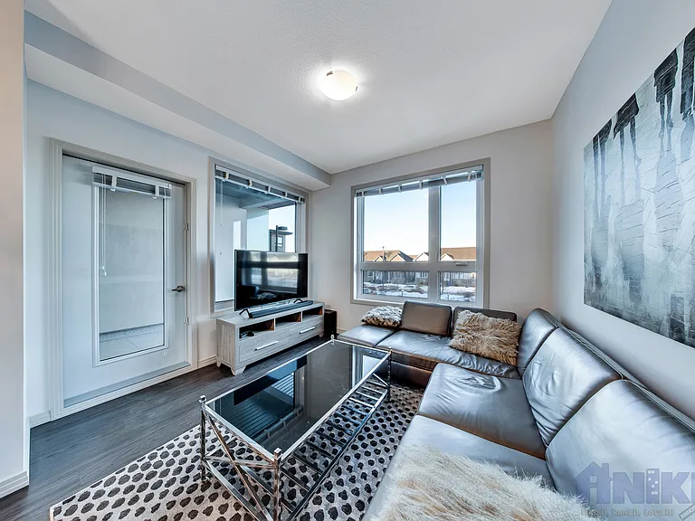 223 Evergreen Sq #212 — Photo 8