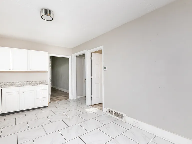 1058 Dixie Hwy — Photo 9