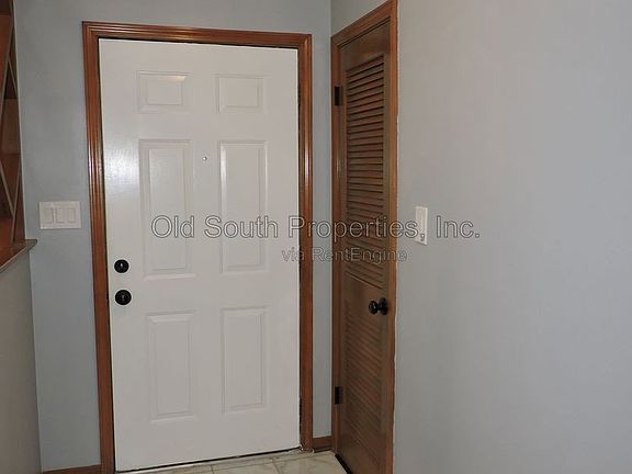 3rd image of 1270 Palisade Rd