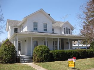 219 S Henderson St, Toulon, IL 61483