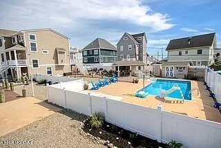 4 bed, 3.5 bath, 2132 sqft, $9,500 — Photo 3