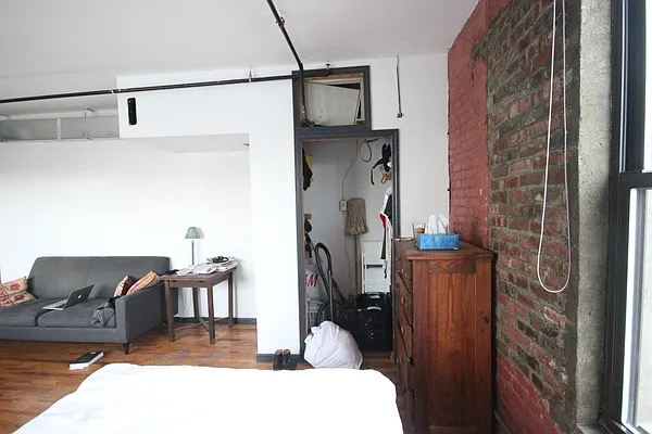 Rented by Nooklyn NYC LLC | media 7