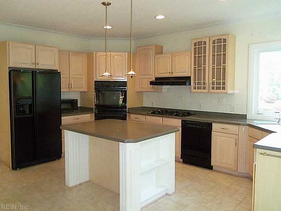 4th image of 1509 Front Cove Ct