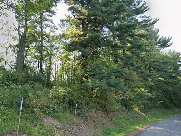 4th image of 460 Beaver Run Rd