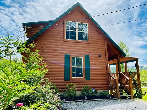 306 N Circle Dr, Gatlinburg, TN 37738