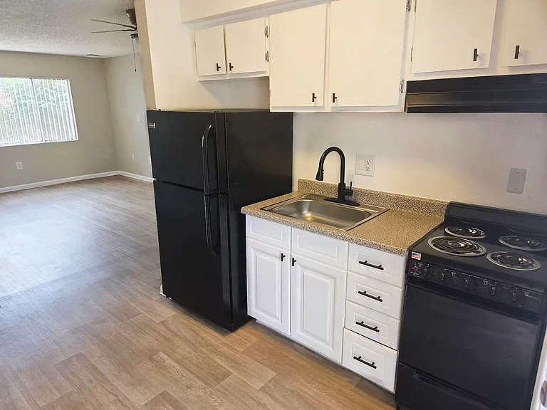 Ogden Villas — Photo 37