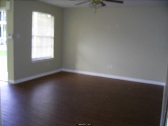 2nd image of 1206 Vinyard Ct #A-b