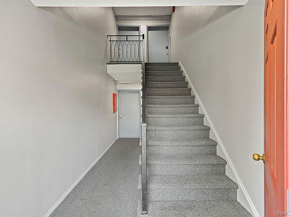 2nd image of 19 New Holland Village
