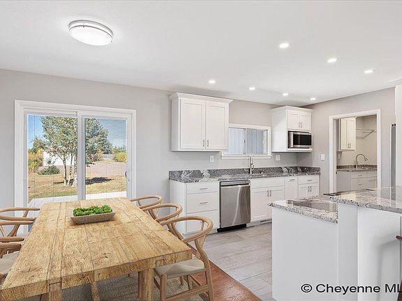 5th image of 4507 Bluebird Ln