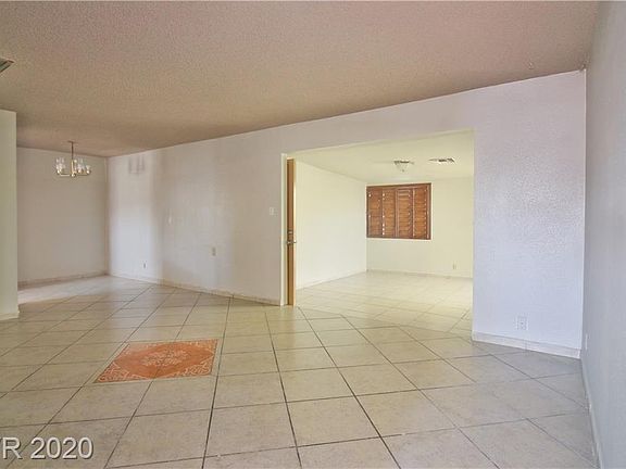 4th image of 1100 Magnolia Ave