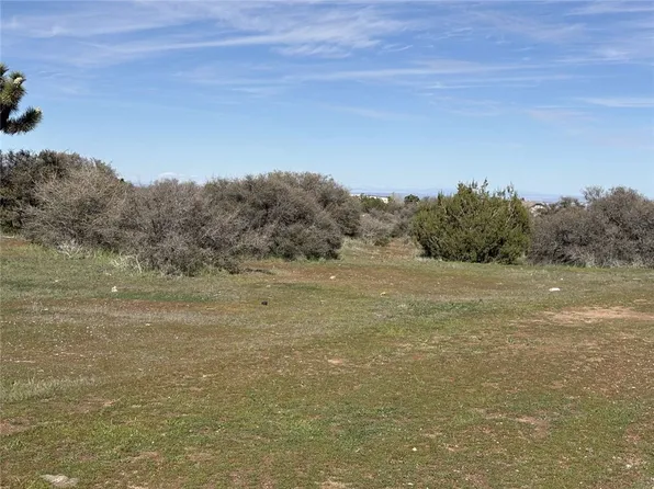 8350 Cedar St, Phelan, CA 92371