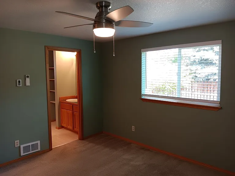 3092 NE Tahoe Ct — Photo 14