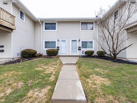 3rd image of 734 Eastbrooke Ln