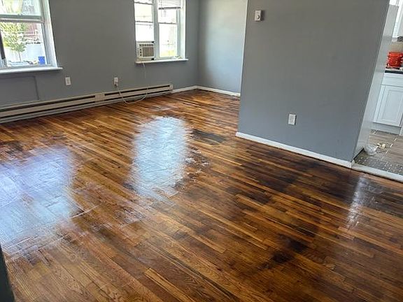 4th image of 16 Hillcrest Ave