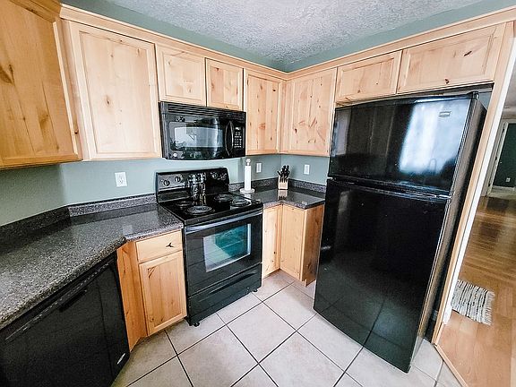 3rd image of 196 E Spencer Peak Way S #D8