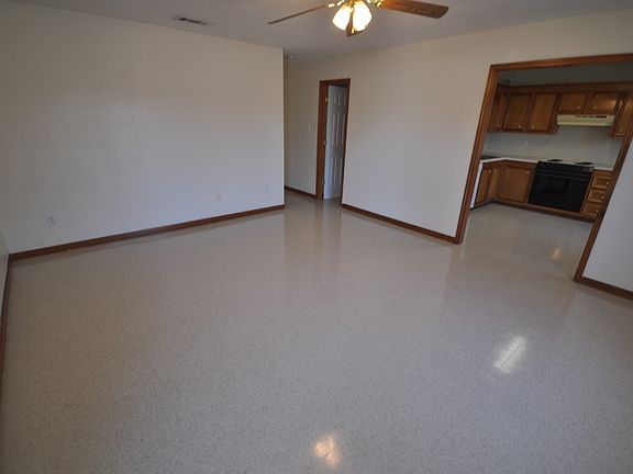 2nd image of 1711 S Tallowood Dr
