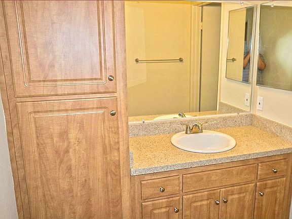 4th image of 9589 Gold Coast Dr
