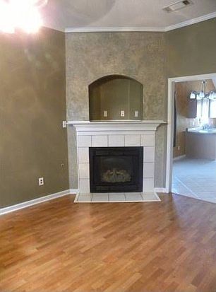 3rd image of 7129 Parkbrook Ln