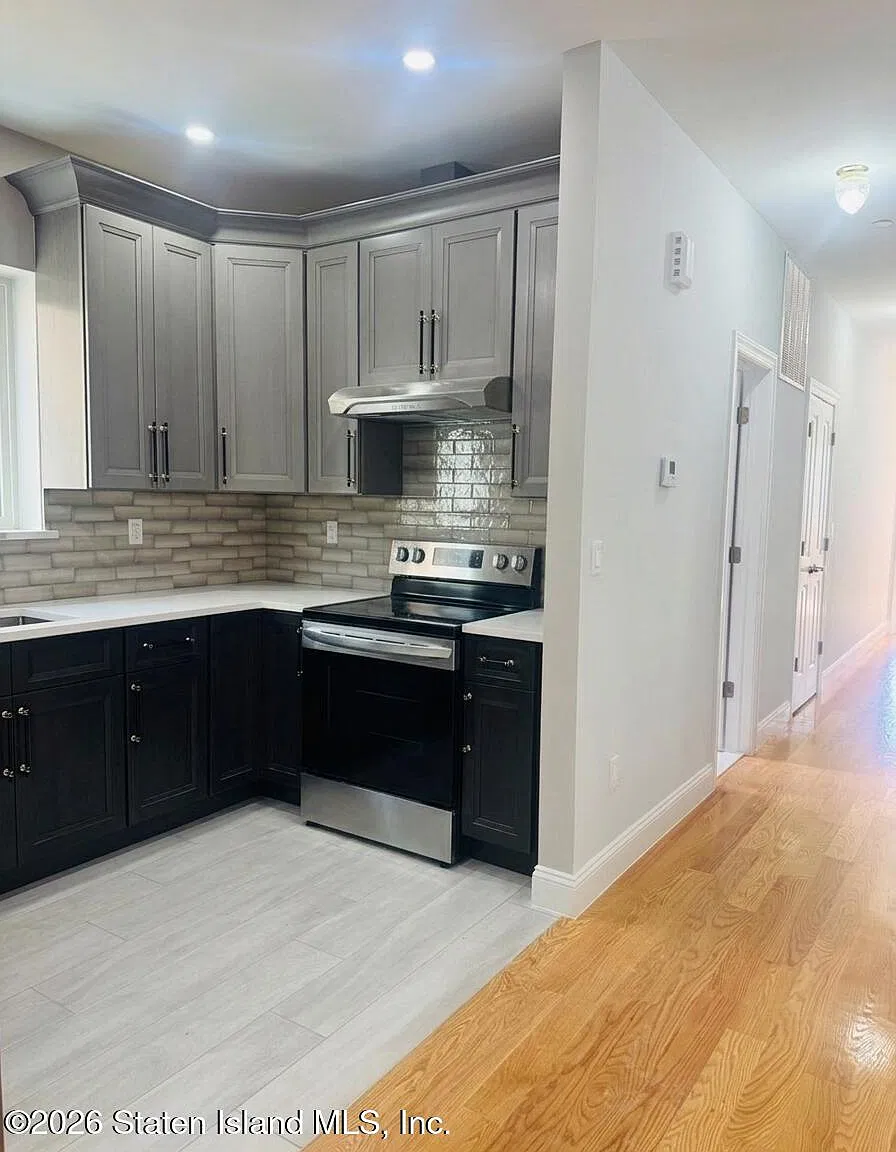 28 Hope Ave — Photo 4