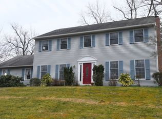 3 Shady Hollow Ln, Reading, PA 19607