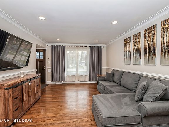 3rd image of 1631 Downing Ave