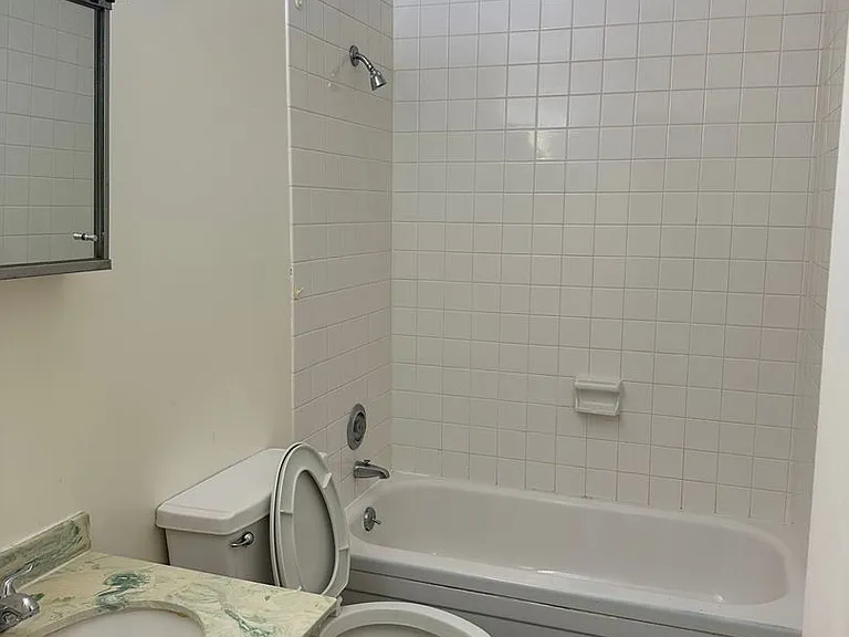 2800D Carriage Dr — Photo 7