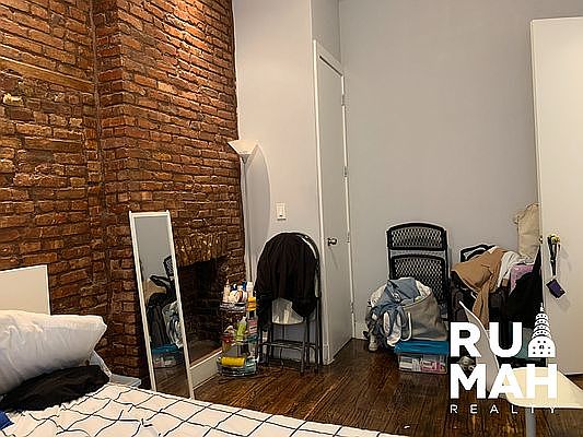 4th image of 293 Van Buren St #20