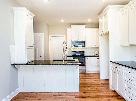 5th image of 202 Woodland Dr