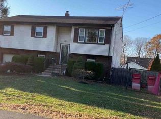 171 Alcorne St, Somerset, NJ 08873