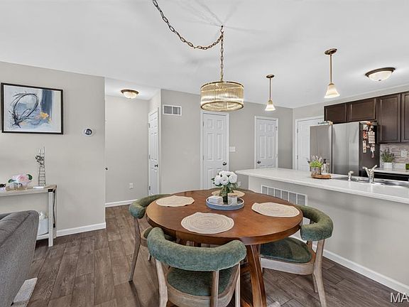 5th image of 32 Freehold Rock Pl