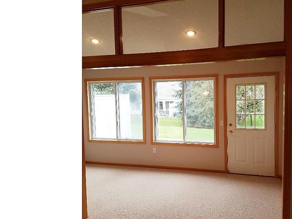 2nd image of 7466 Hinton Park Ave S
