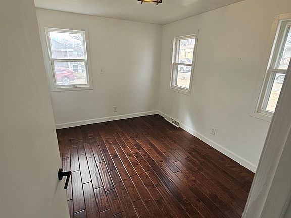 5th image of 4501 Browne St