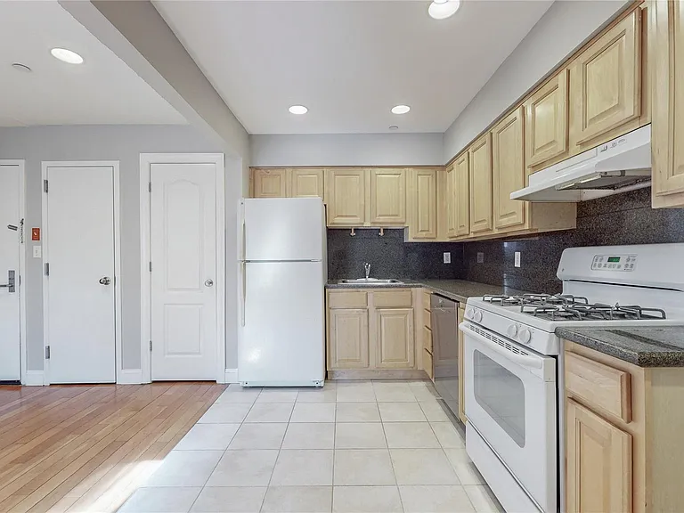 83-71 116th St #7B — Photo 7