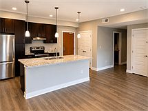 4th image of 50 Charlotte St #307