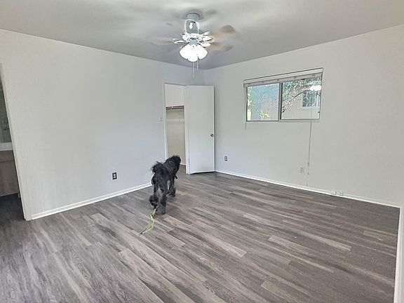 5th image of 2326 Montclaire St