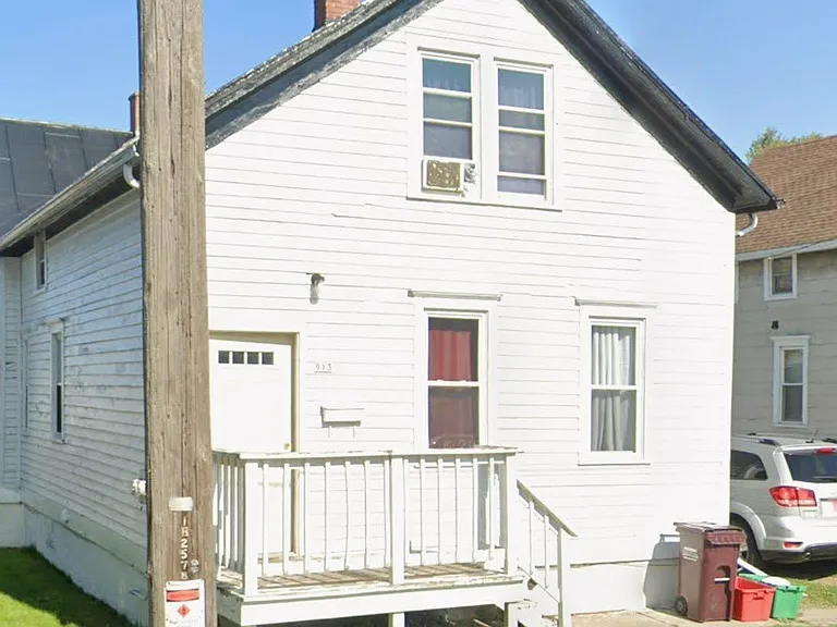913 S 19th St #UPPER A — Photo 2