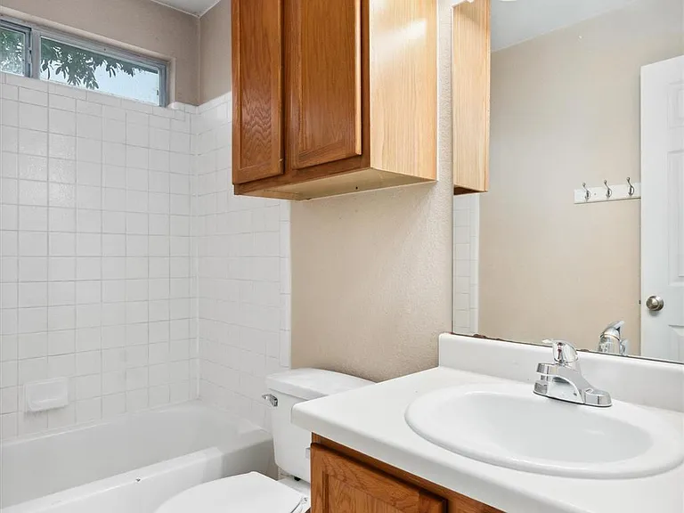 107 McCarthur Dr — Photo 10